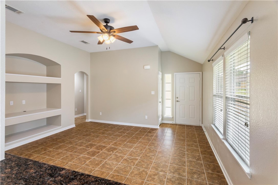 2023 Mountain Wind Loop Property Photo 4