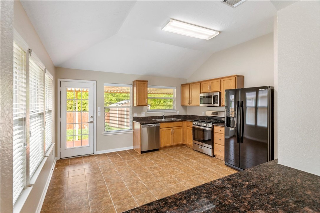 2023 Mountain Wind Loop Property Photo 7