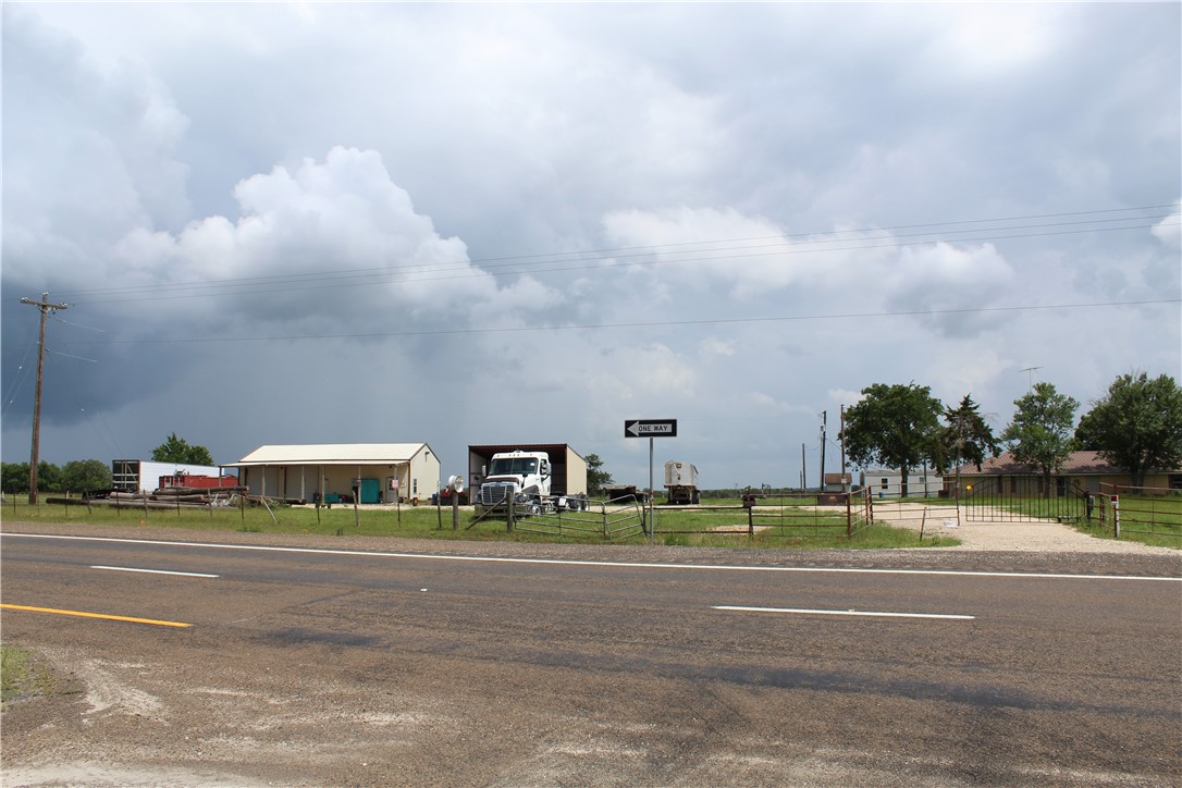 8420 State Highway 21 E Property Photo 2