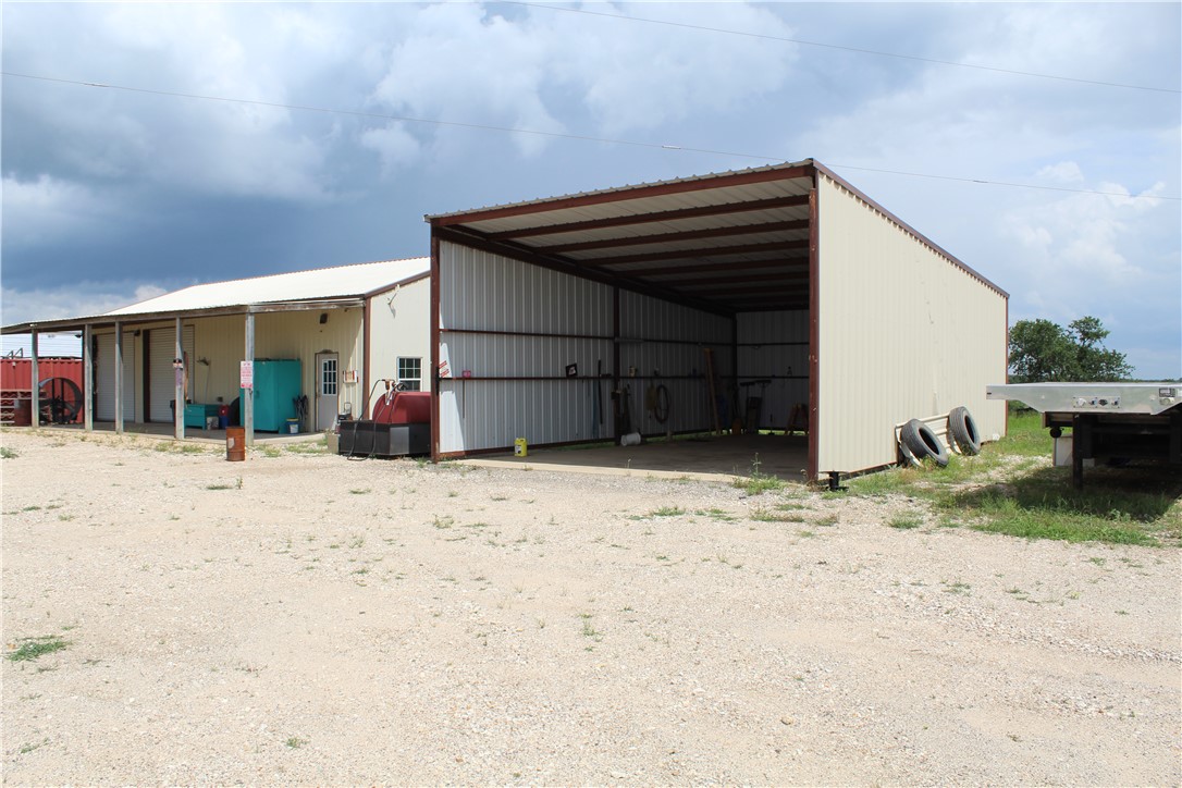 8420 State Highway 21 E Property Photo 14