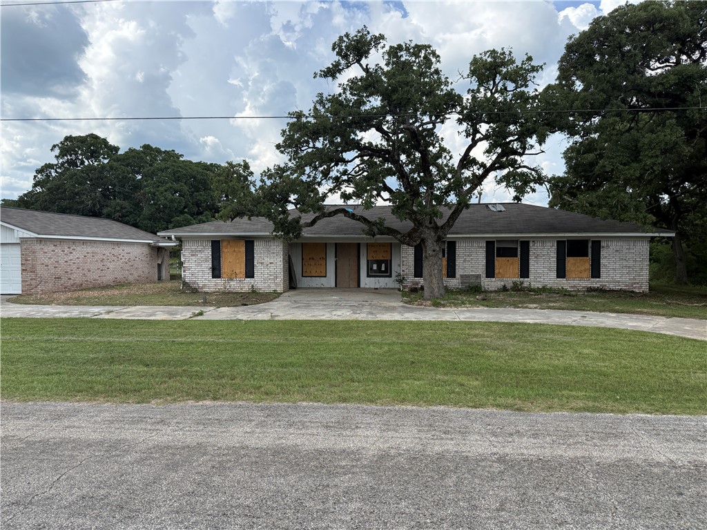 245 Golfview Drive Property Photo 1