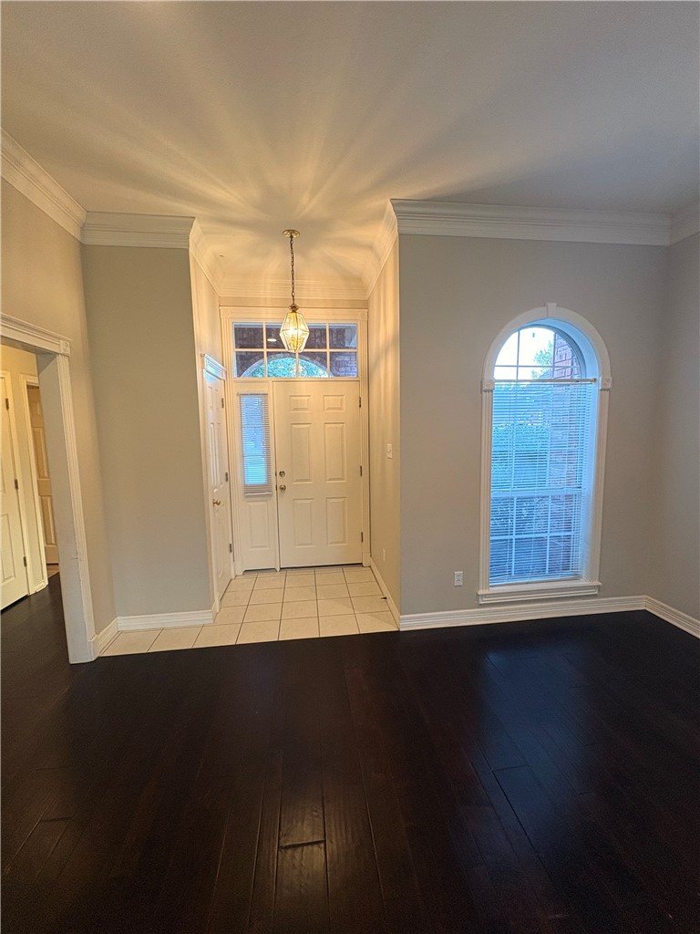 606 Aster Drive Property Photo 2