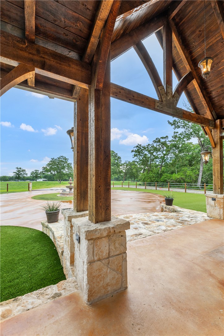 654 Navasota Property Photo 17
