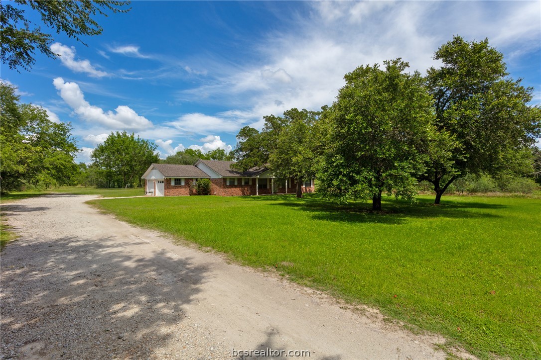 11203 State Highway 30 Property Photo 1