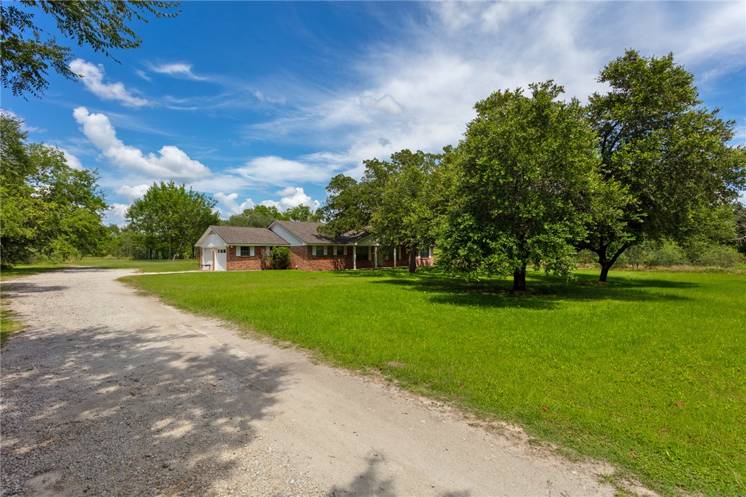 11203 State Highway 30 Property Photo 1