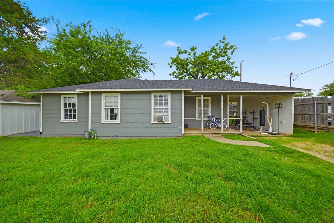 3006 First St Property Photo 1