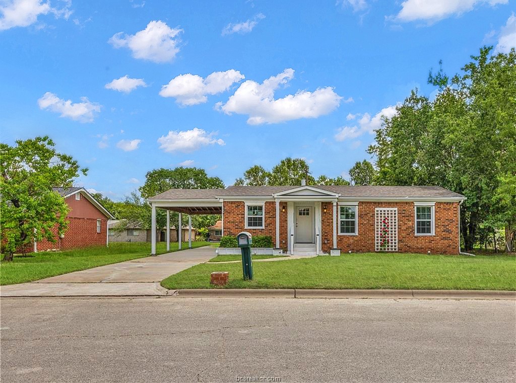 2105 Cabot Circle Property Photo 1
