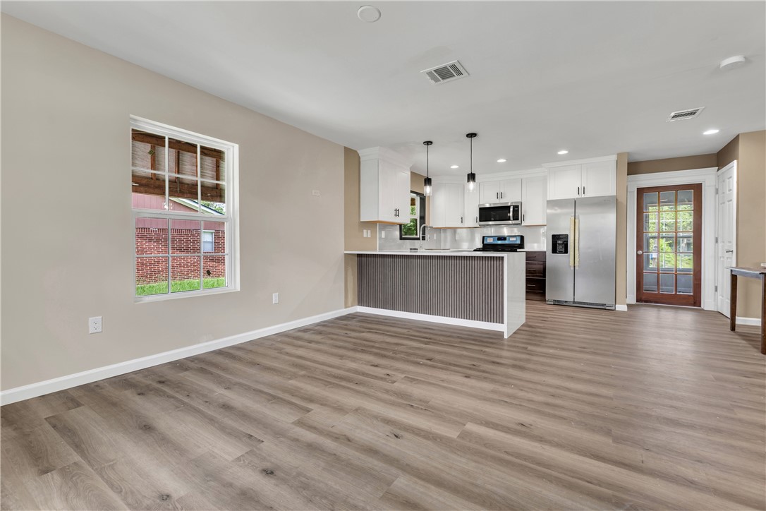 2105 Cabot Circle Property Photo 9