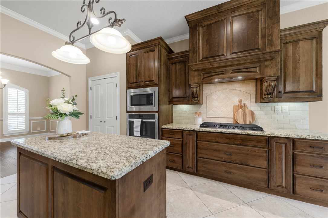 4018 Arboleda Drive Property Photo 1