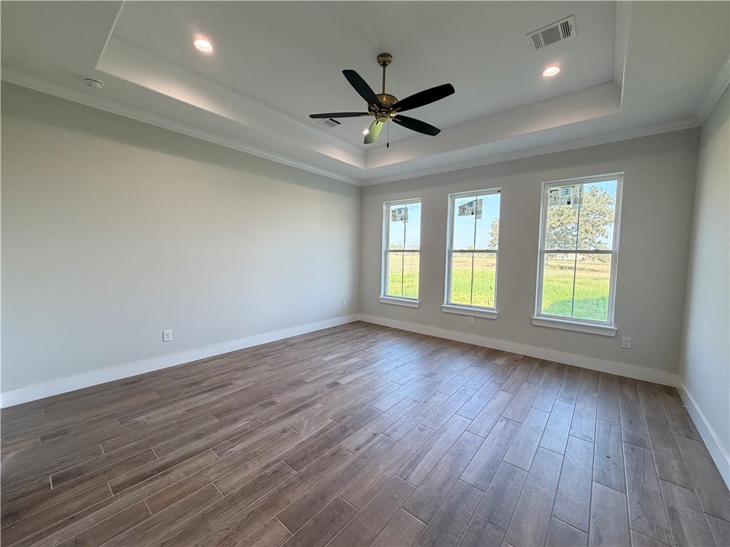 6923 Ellehue Lane Property Photo 5