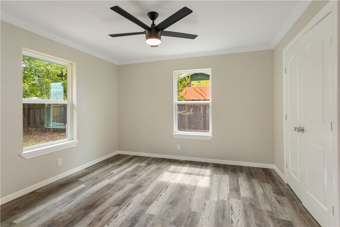 904 Westview Property Photo 20
