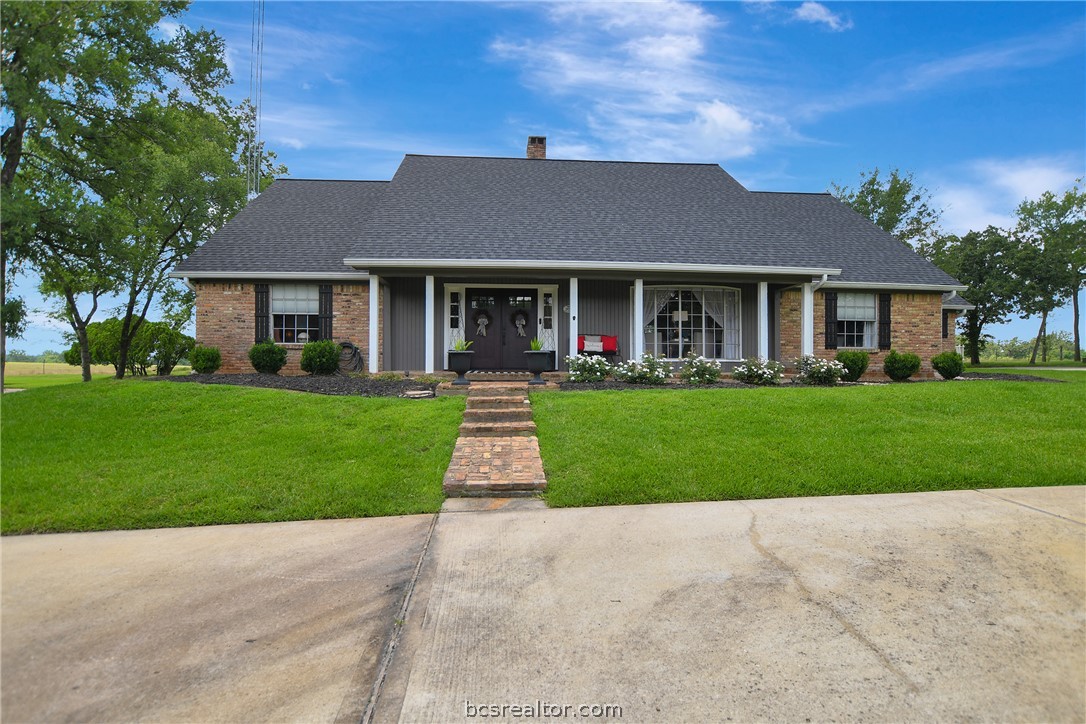 925 Standley Road Property Photo 1