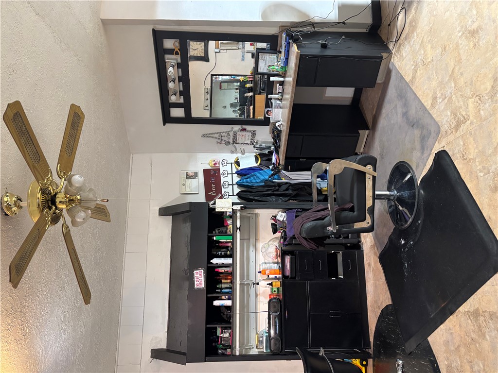 807 Post Oak Street Property Photo 3