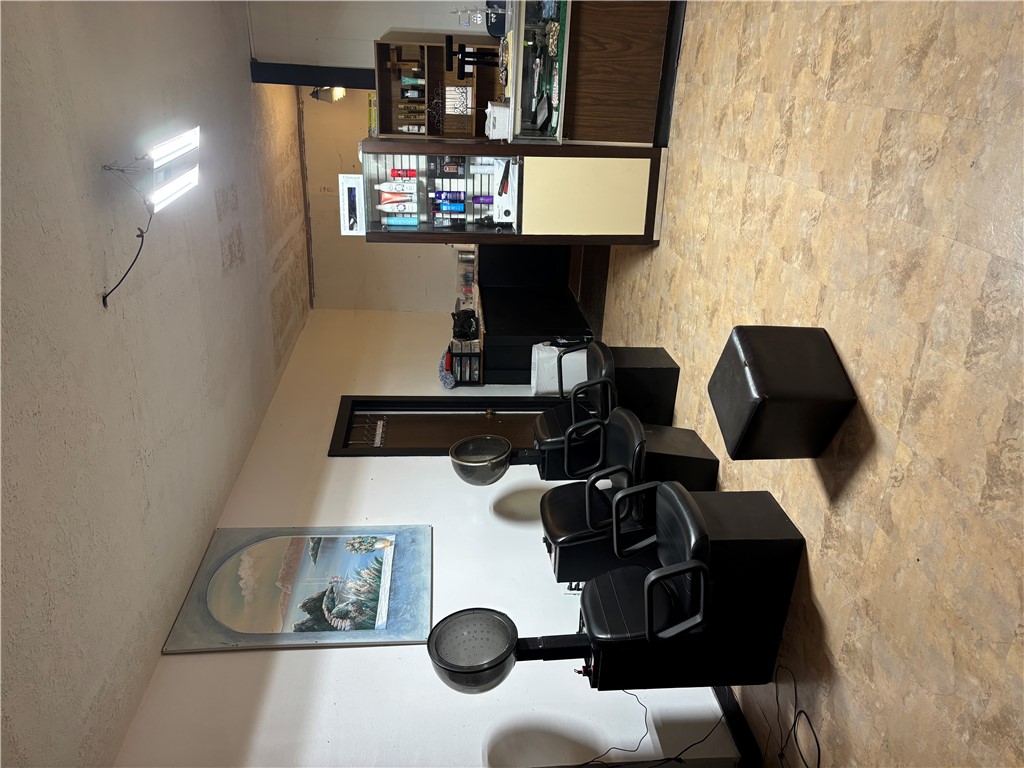807 Post Oak Street Property Photo 4