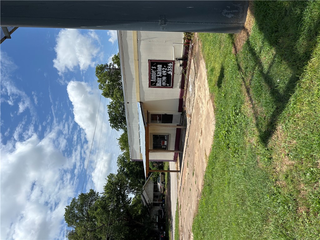 807 Post Oak Street Property Photo 10
