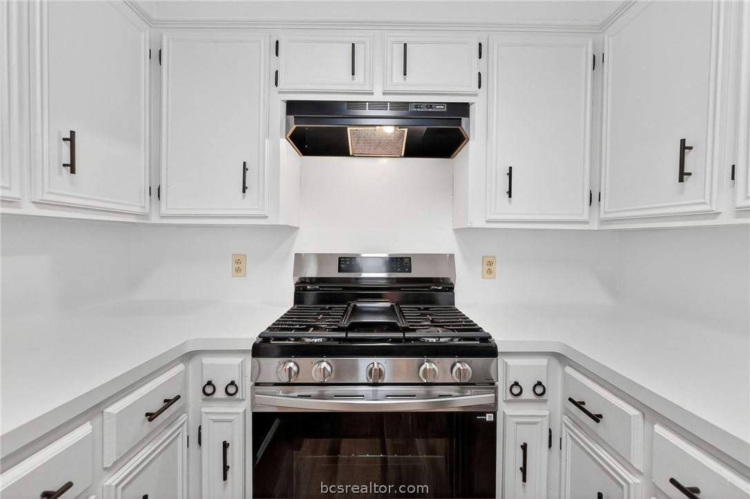 4502 Old Hearne Road Property Photo 11