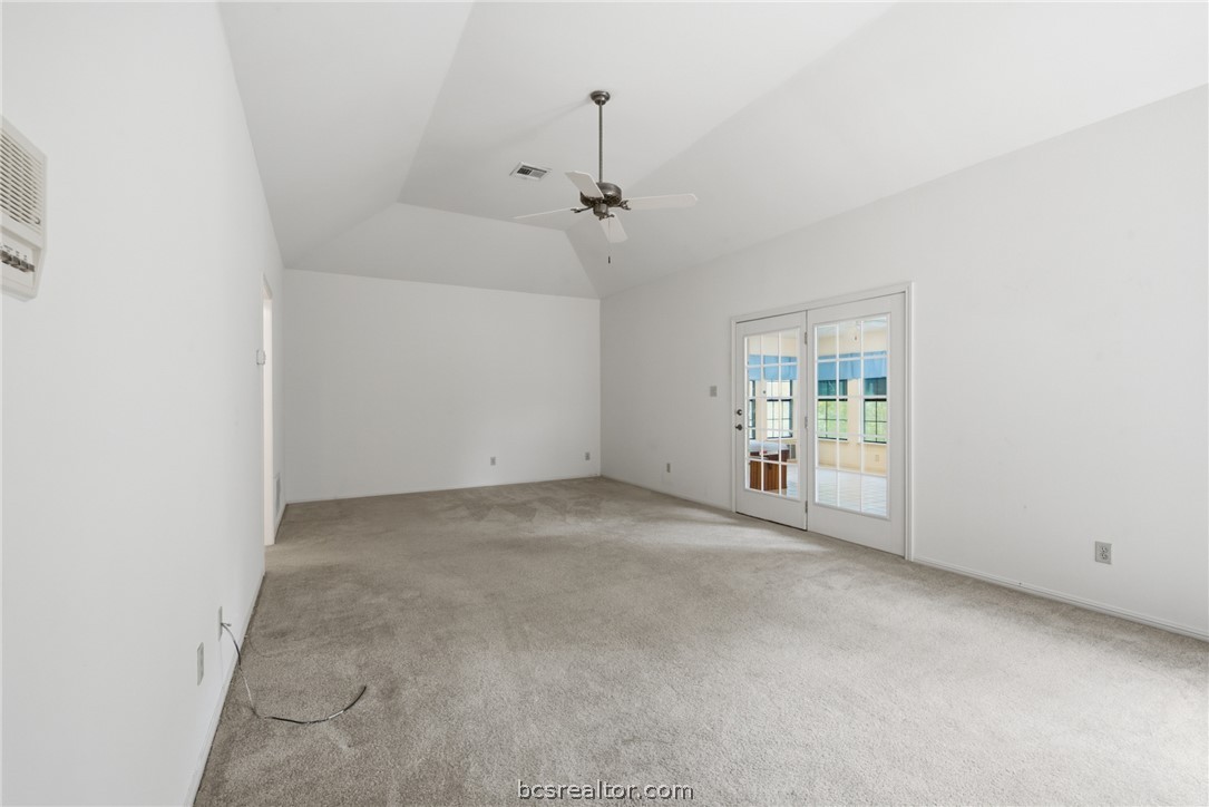 466 Elm Creek Property Photo 14