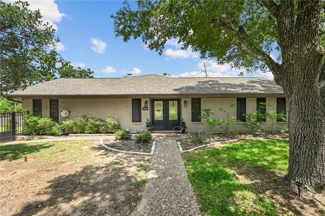 2504 Broadmoor Drive Property Photo 1