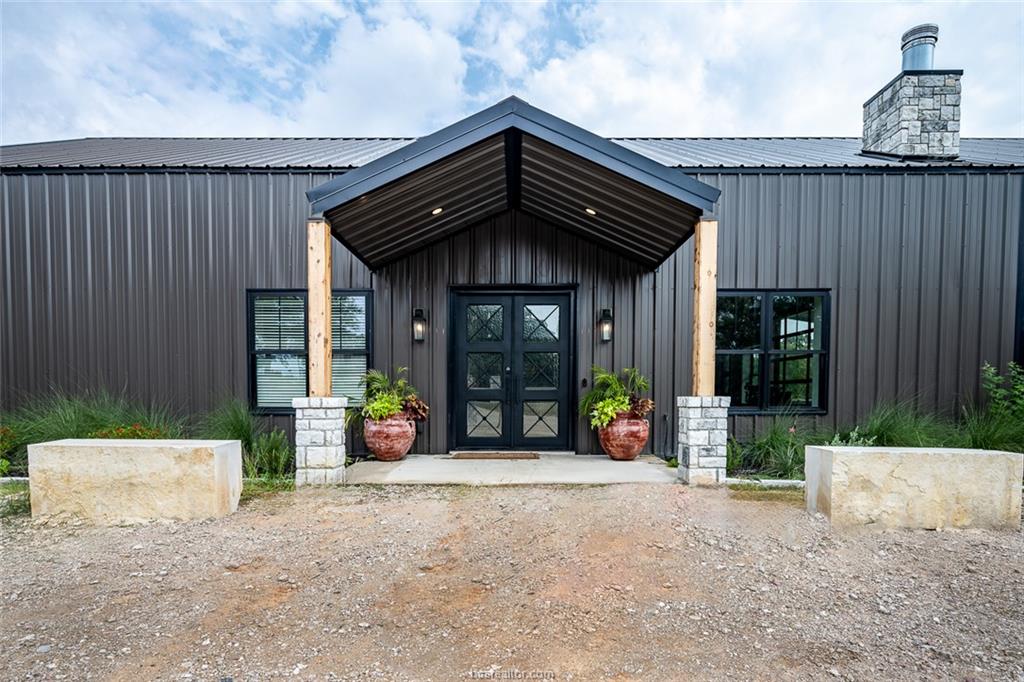 6876 Koppe Bridge Road Property Photo 1
