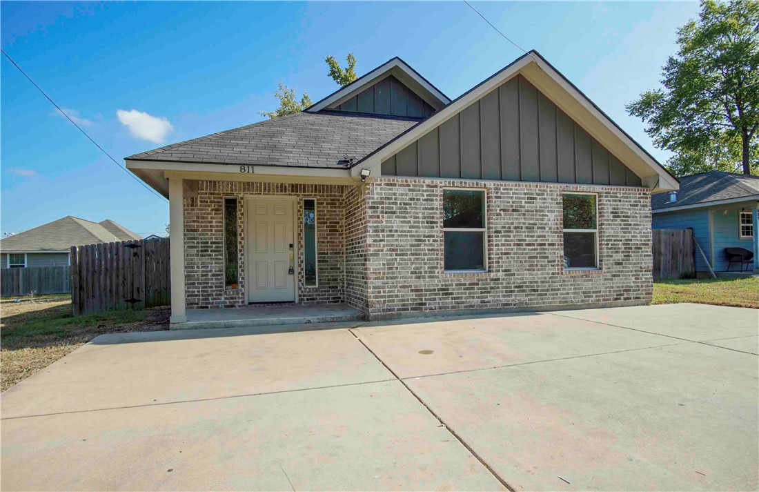 811 Dansby Street Property Photo 1