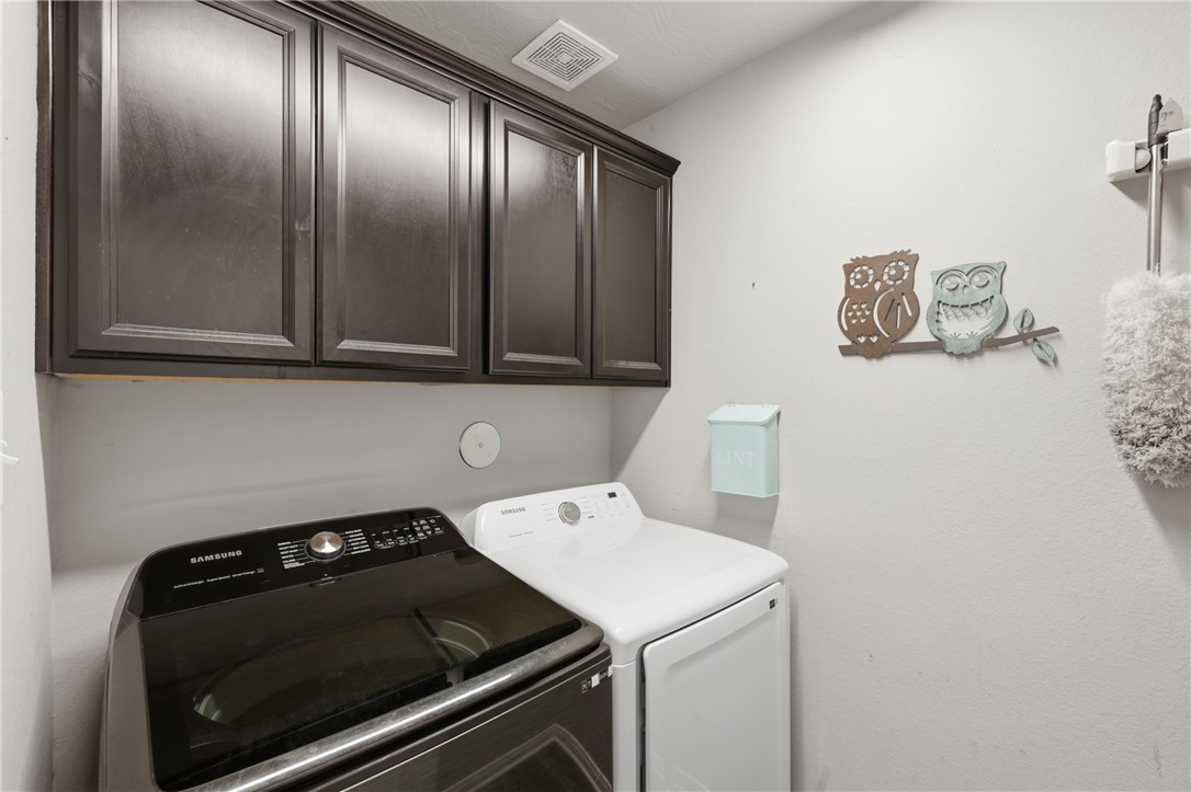915 Farm Path Property Photo 13