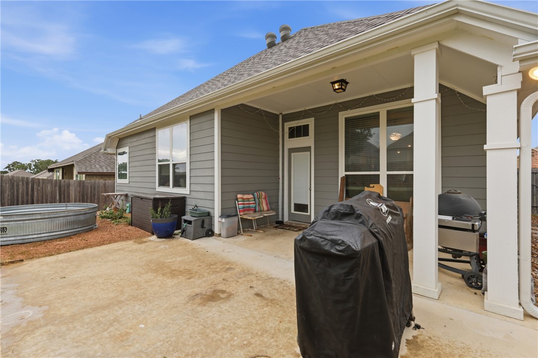 915 Farm Path Property Photo 14