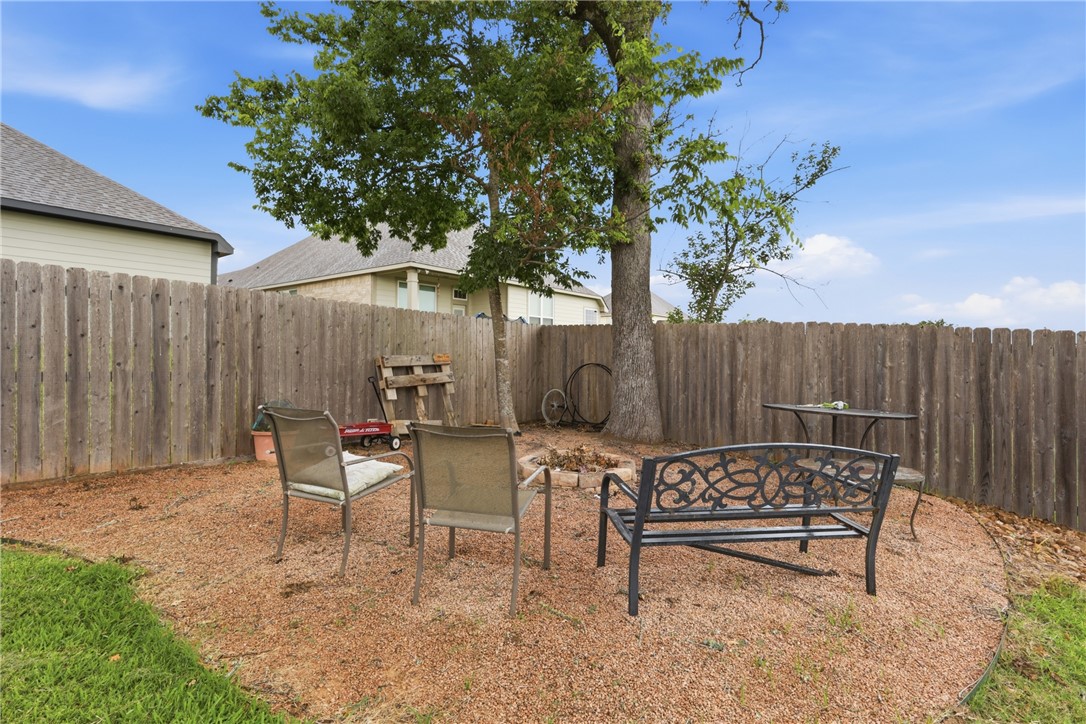 915 Farm Path Property Photo 17