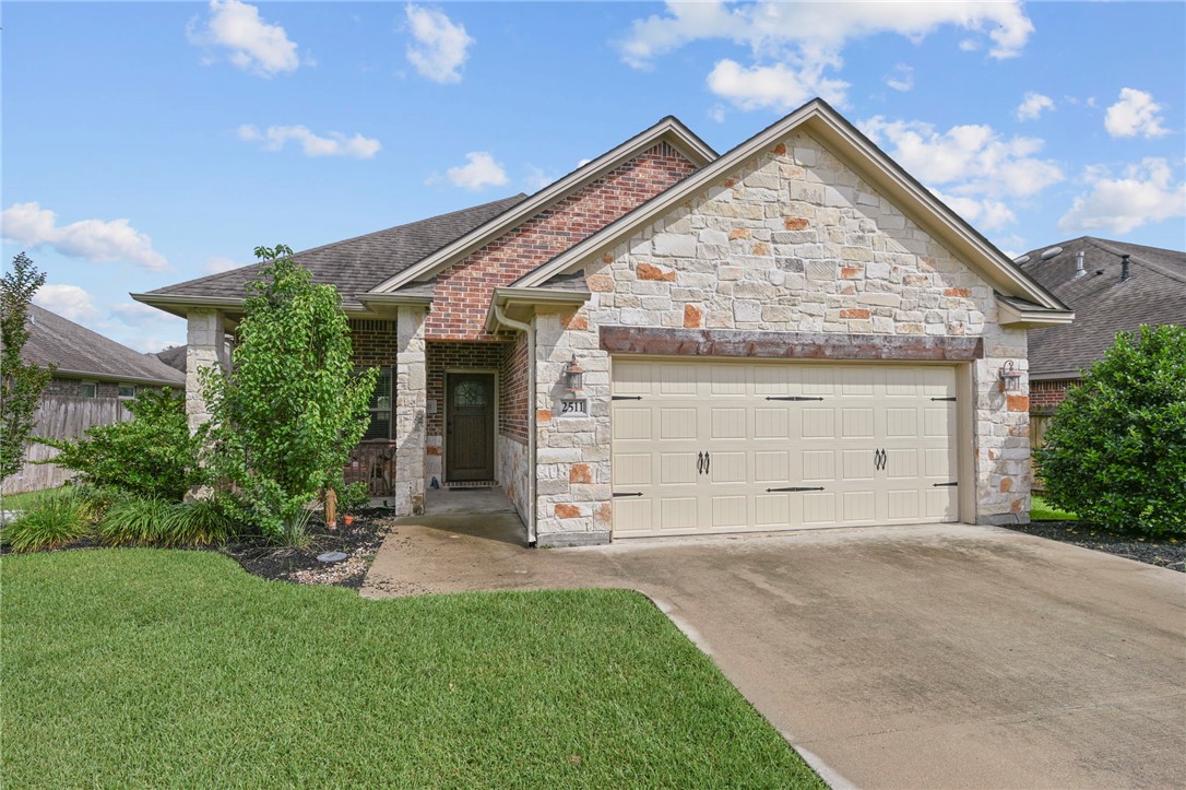 2511 Hailes Lane Property Photo 1