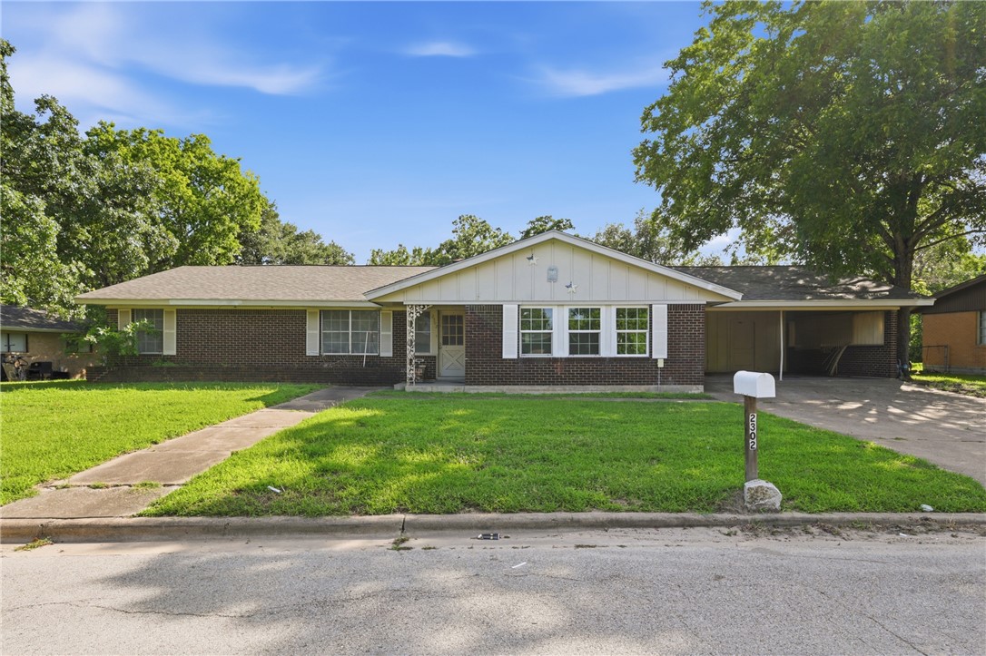 2302 Franklin Drive Property Photo 1