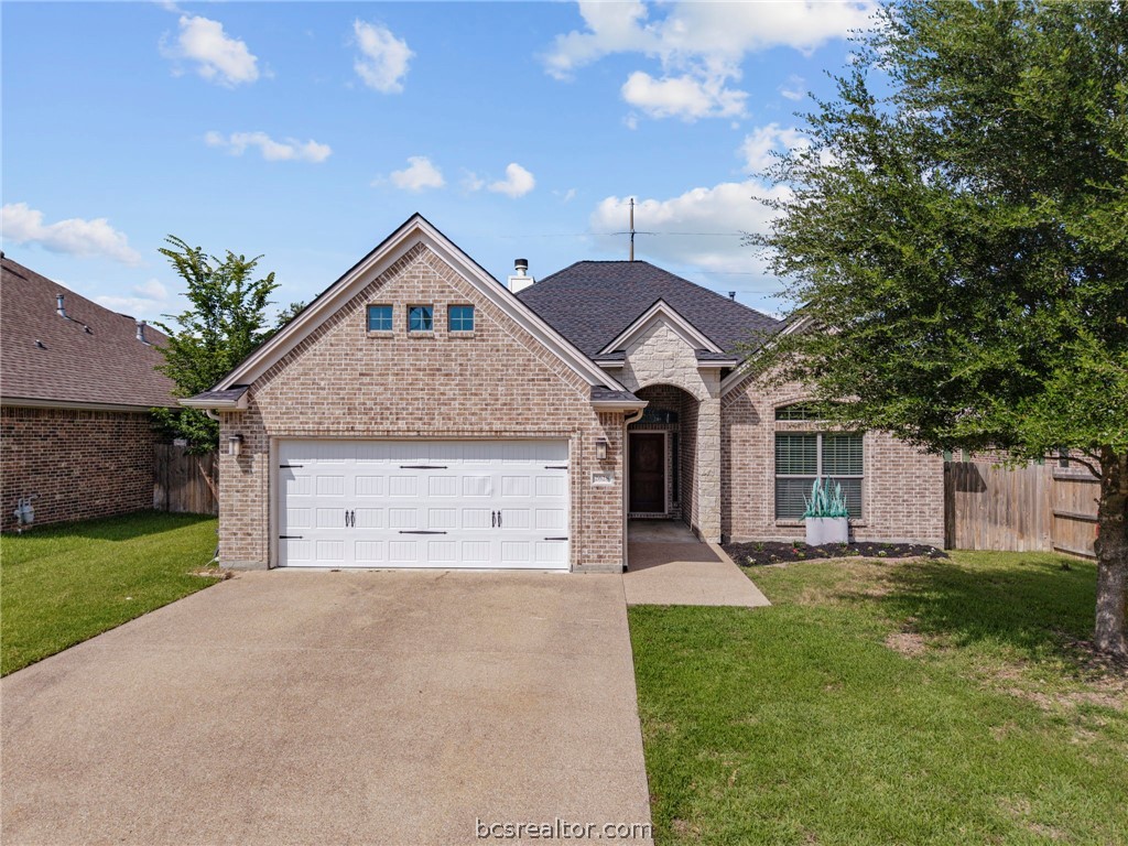 2628 Forest Oaks Drive Property Photo 1