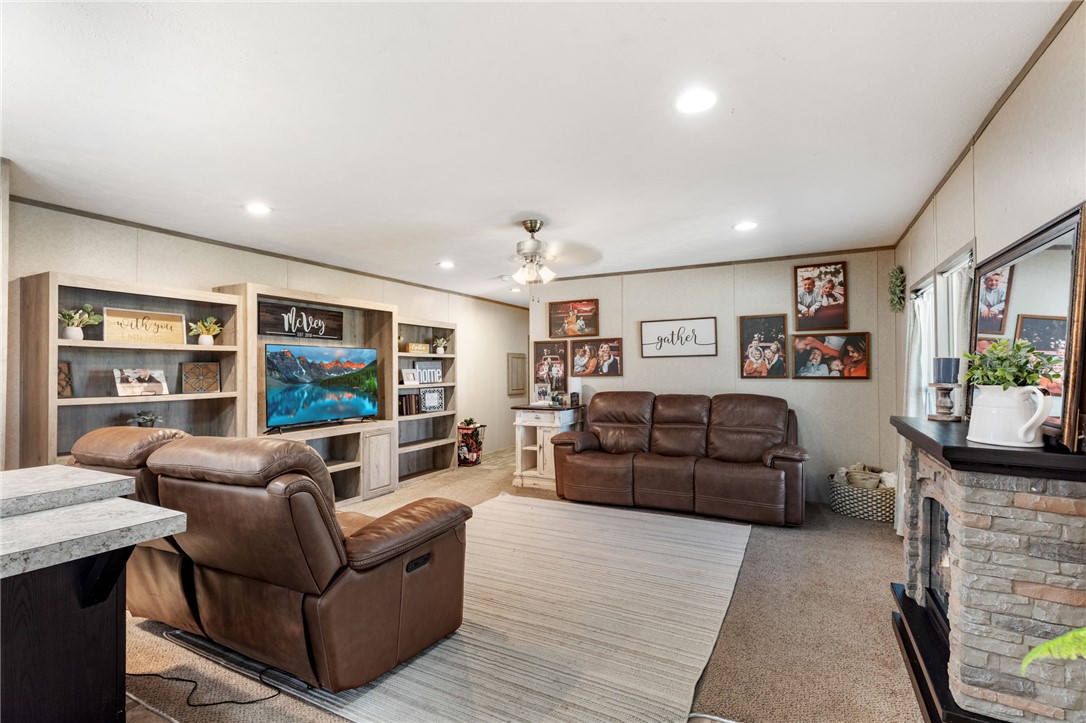 995 Diserens Road Property Photo 16