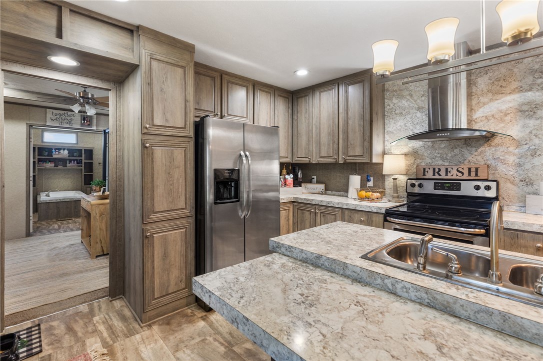 995 Diserens Road Property Photo 18