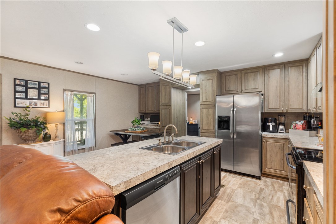 995 Diserens Road Property Photo 22