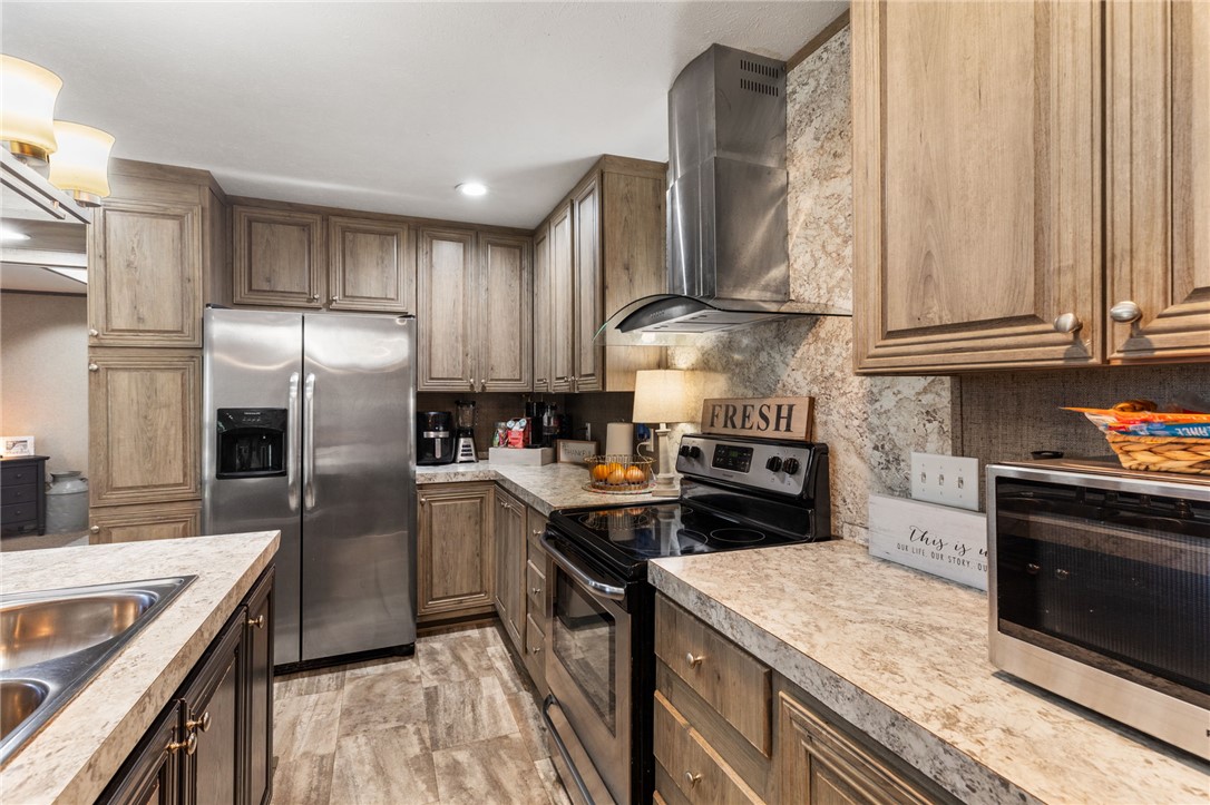 995 Diserens Road Property Photo 23