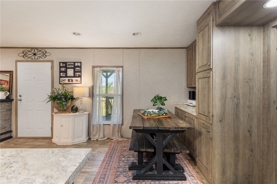 995 Diserens Road Property Photo 24