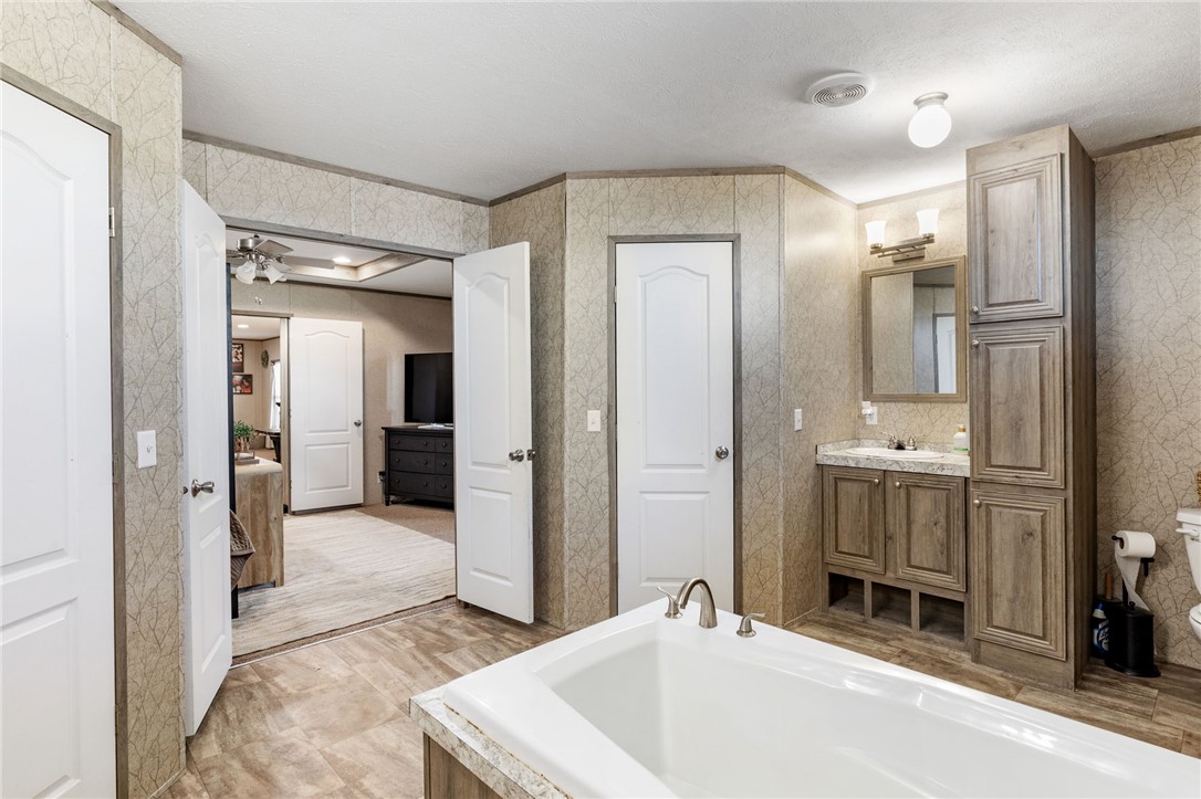 995 Diserens Road Property Photo 32
