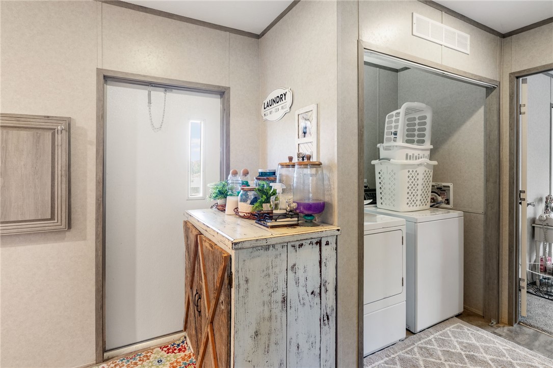 995 Diserens Road Property Photo 37