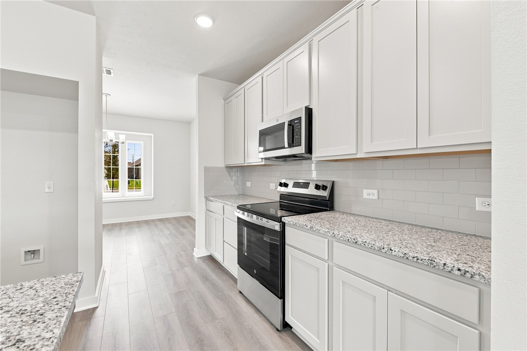 1388 Kingsgate Drive Property Photo 12