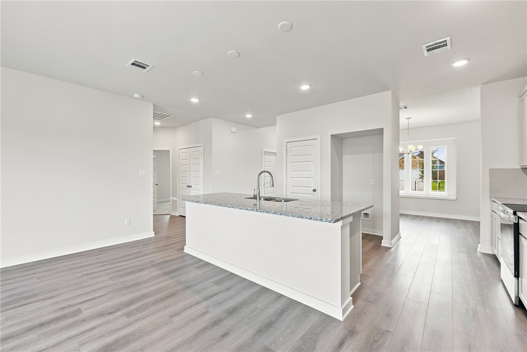 1388 Kingsgate Drive Property Photo 13