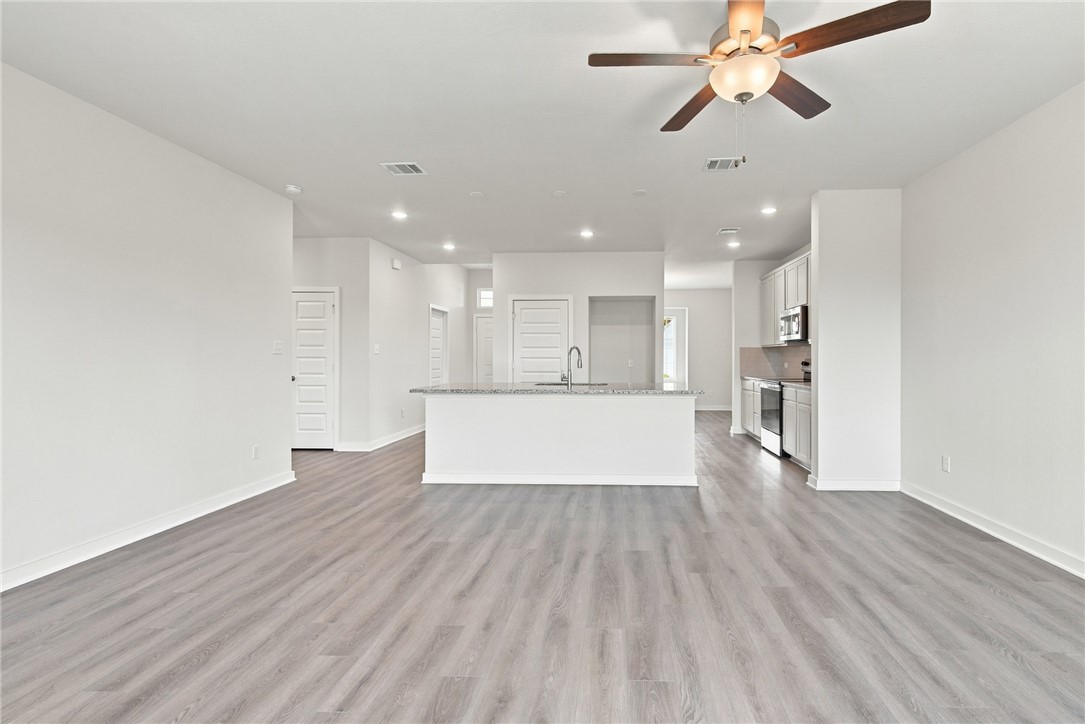 1388 Kingsgate Drive Property Photo 16