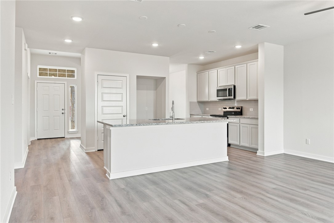 1388 Kingsgate Drive Property Photo 17