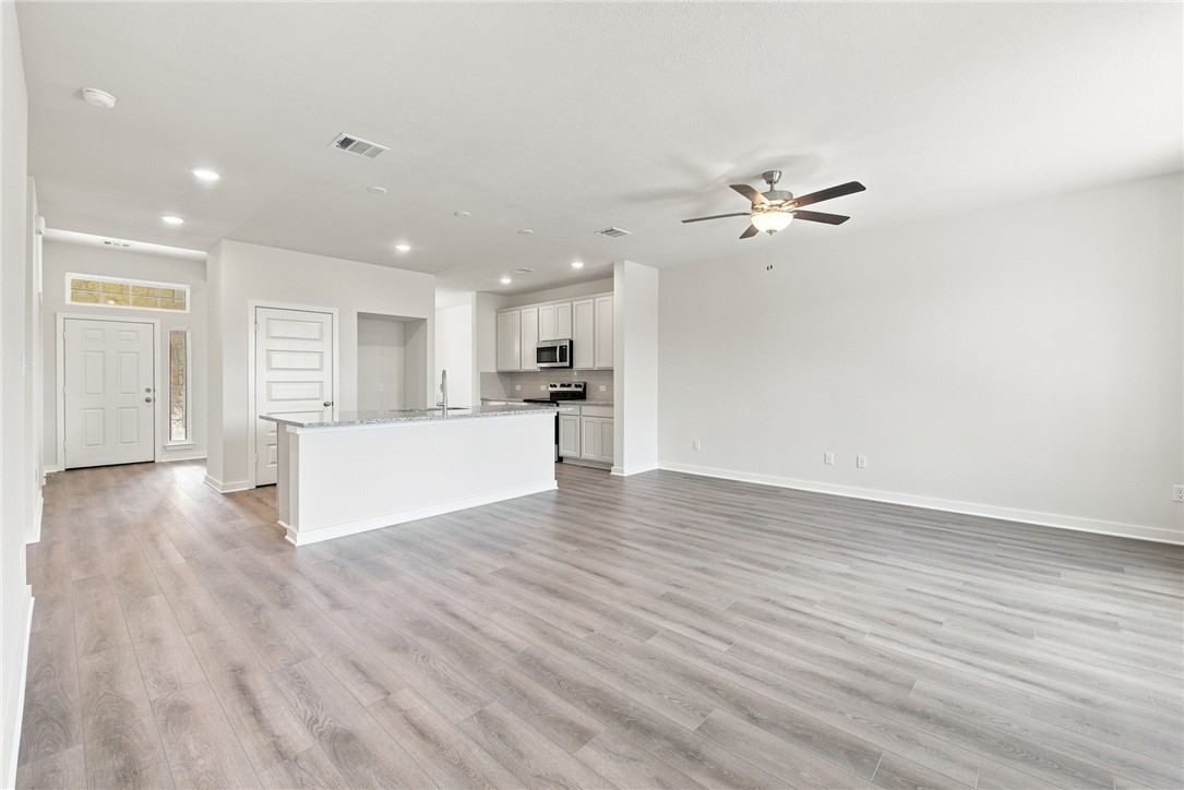 1388 Kingsgate Drive Property Photo 18