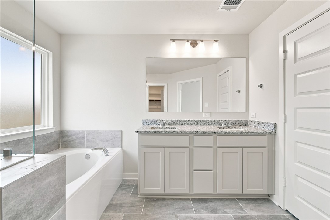 1388 Kingsgate Drive Property Photo 23