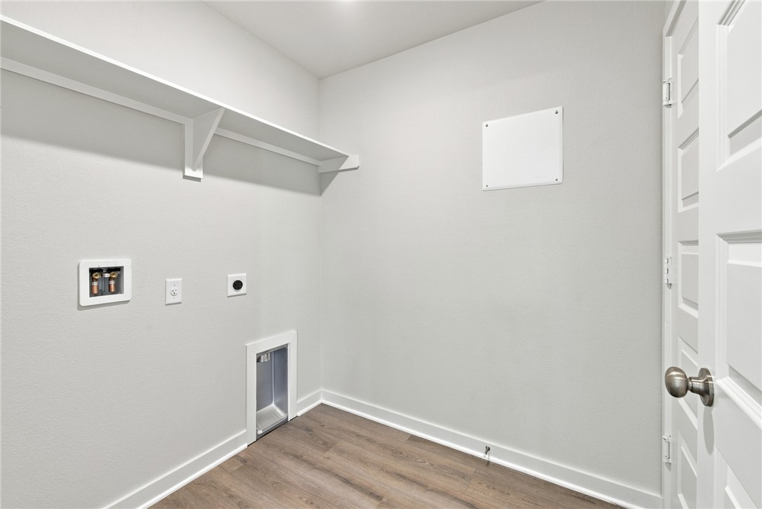 1388 Kingsgate Drive Property Photo 33