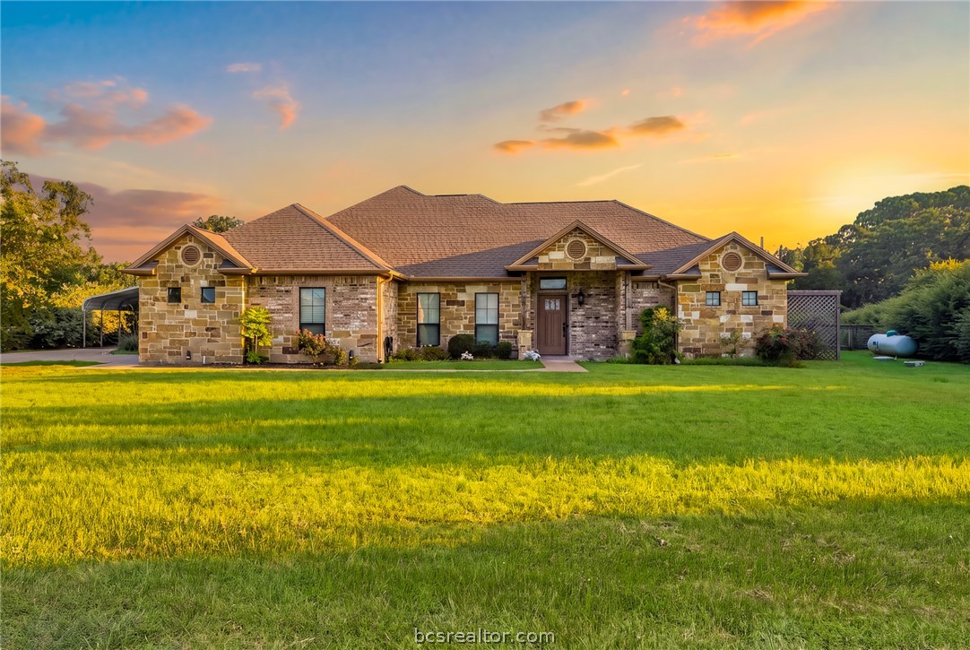 8700 Tejas Ranch Loop Property Photo 1
