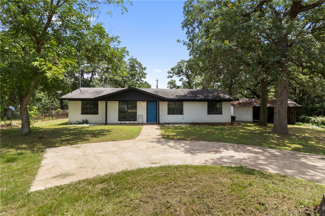 9623 County Road 347 Property Photo 1