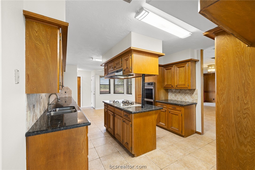 8277 Highway 90 South Highway Property Photo 8