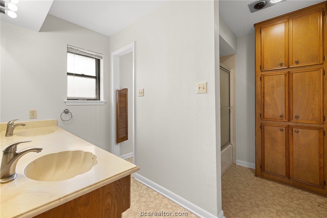 8277 Highway 90 South Highway Property Photo 14