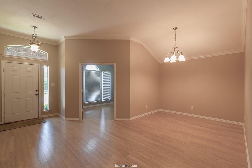936 Whitewing Lane Property Photo 7