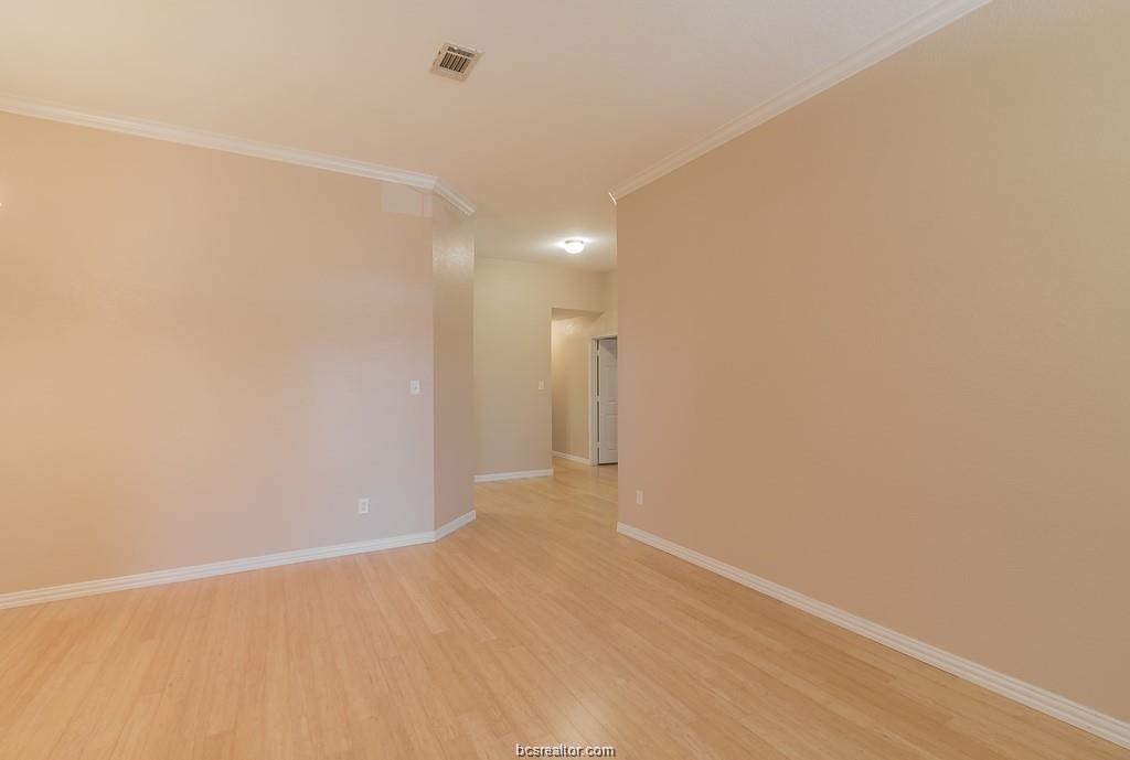 936 Whitewing Lane Property Photo 11